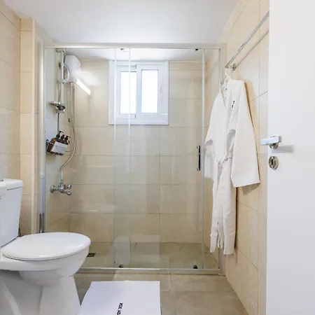 Apartamento Bright Near The By The Front Desk Limassol