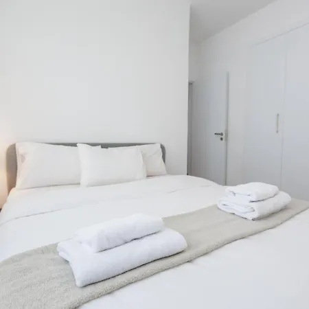 Bright Near The By The Front Desk Λεμεσός