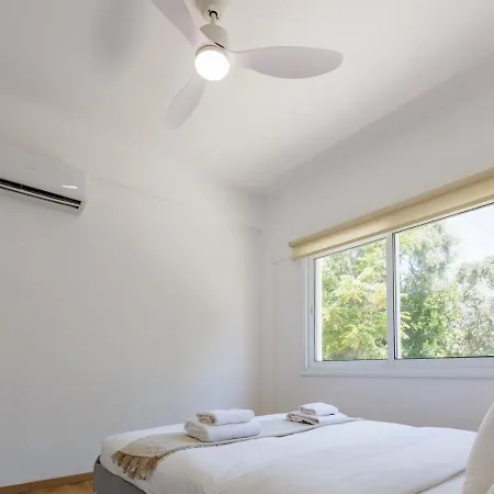 Apartamento Bright Near The By The Front Desk *
